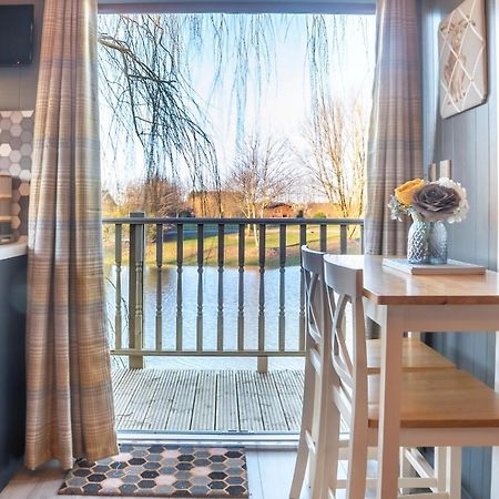 The Treehouse - Sleeps 4 Villa Old Leake Exteriör bild
