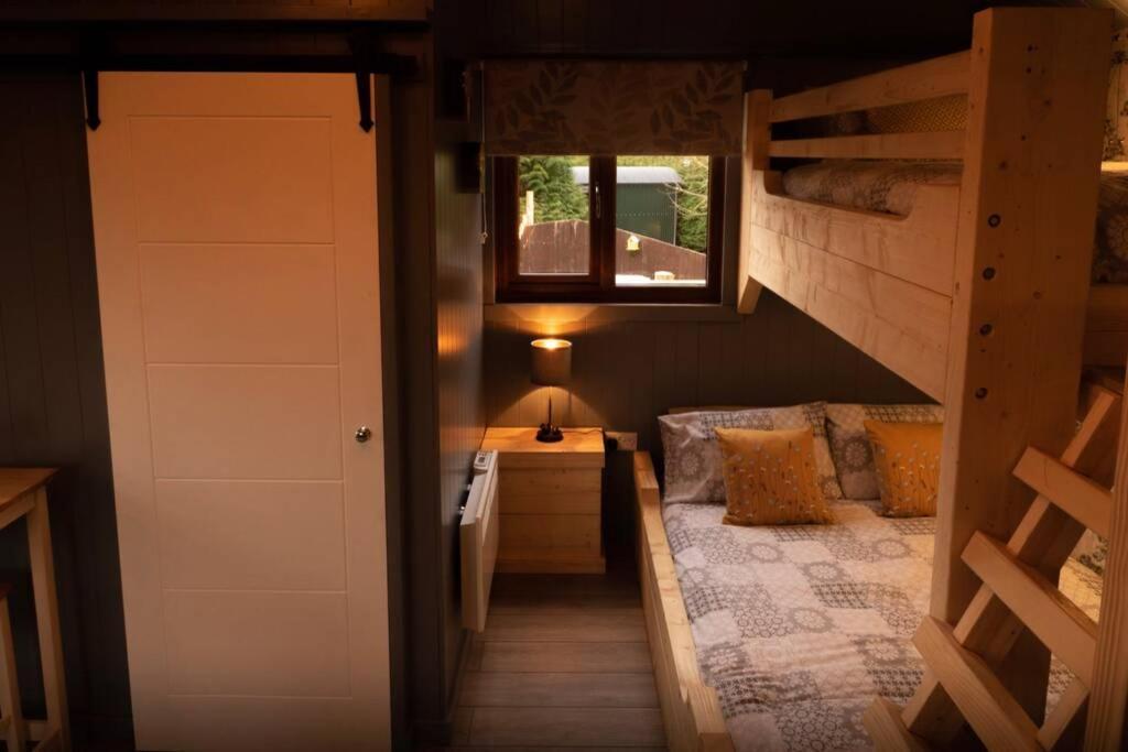 The Treehouse - Sleeps 4 Villa Old Leake Exteriör bild