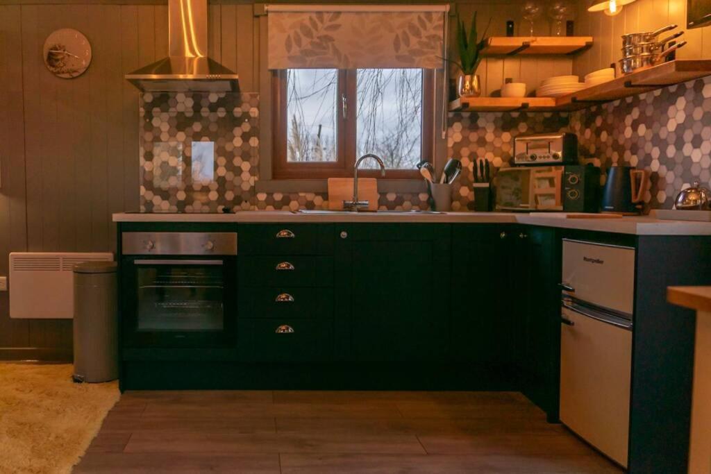 The Treehouse - Sleeps 4 Villa Old Leake Exteriör bild