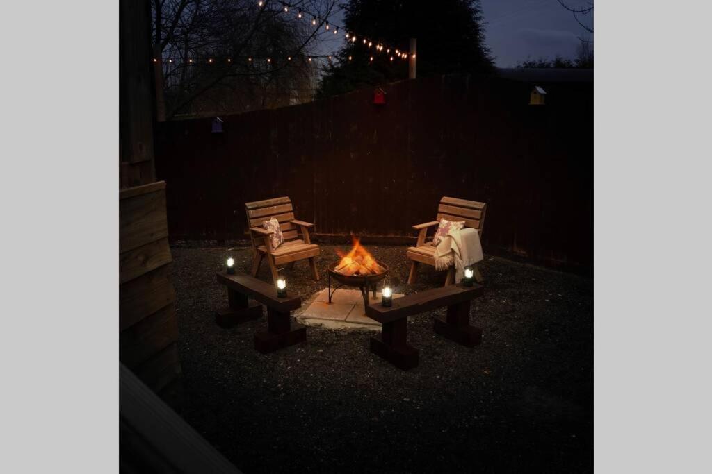 The Treehouse - Sleeps 4 Villa Old Leake Exteriör bild