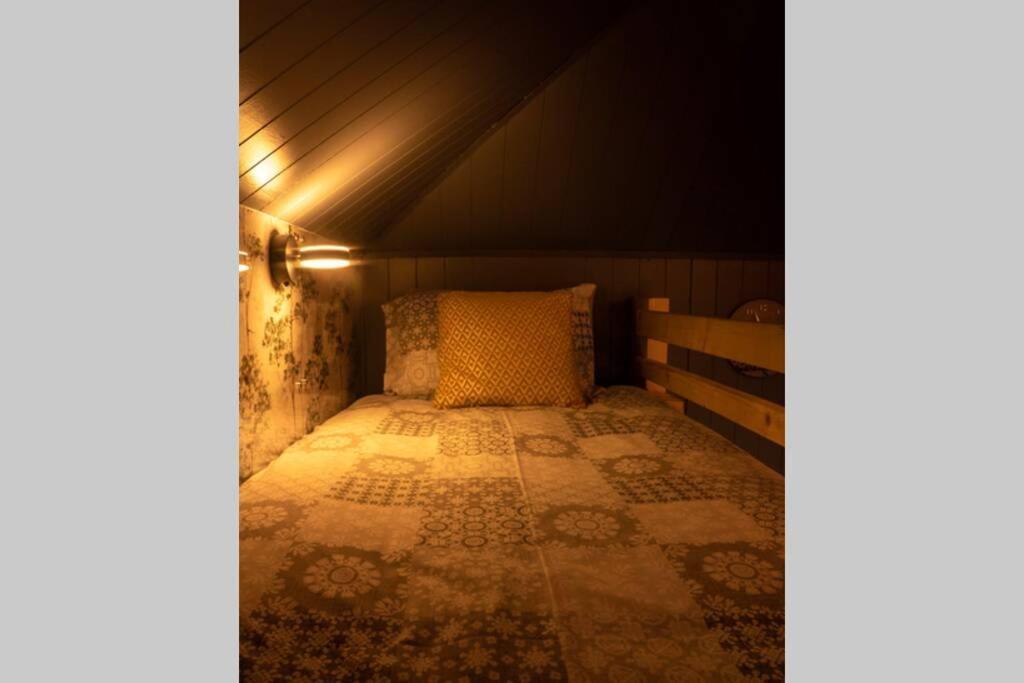 The Treehouse - Sleeps 4 Villa Old Leake Exteriör bild